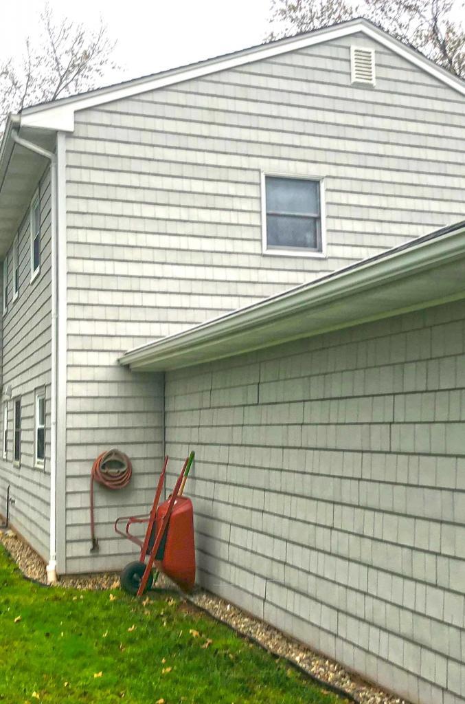 128204-house-washing-siding-after