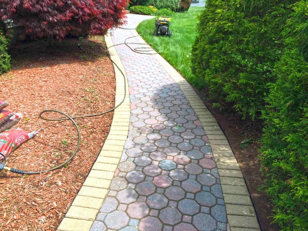71407-after-power-washing-front-home-walkway