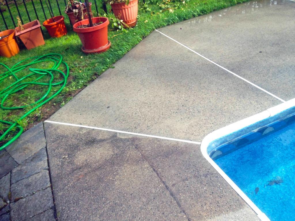 74705-process-power-washing-pool-walkway