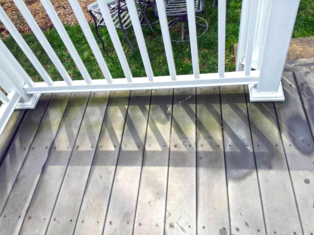 75606-before-power-washing-dirty-mold-deck