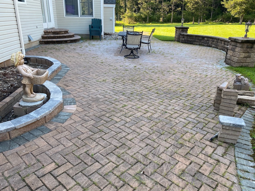 Paver-patio-before-power-washing